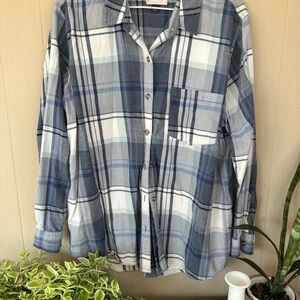 Universal Thread Men's Blue and White Plaid Shirt